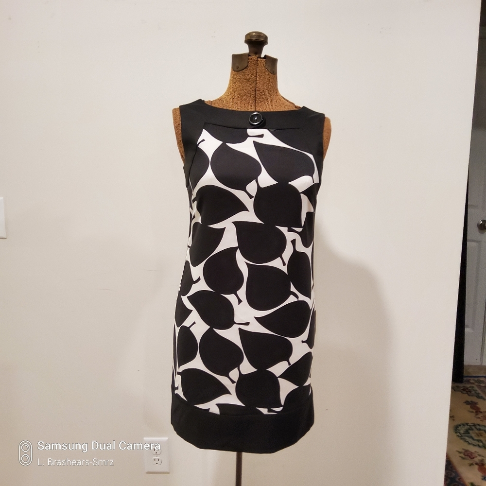 MAGGIE L. Black and White Sleeveless Dress